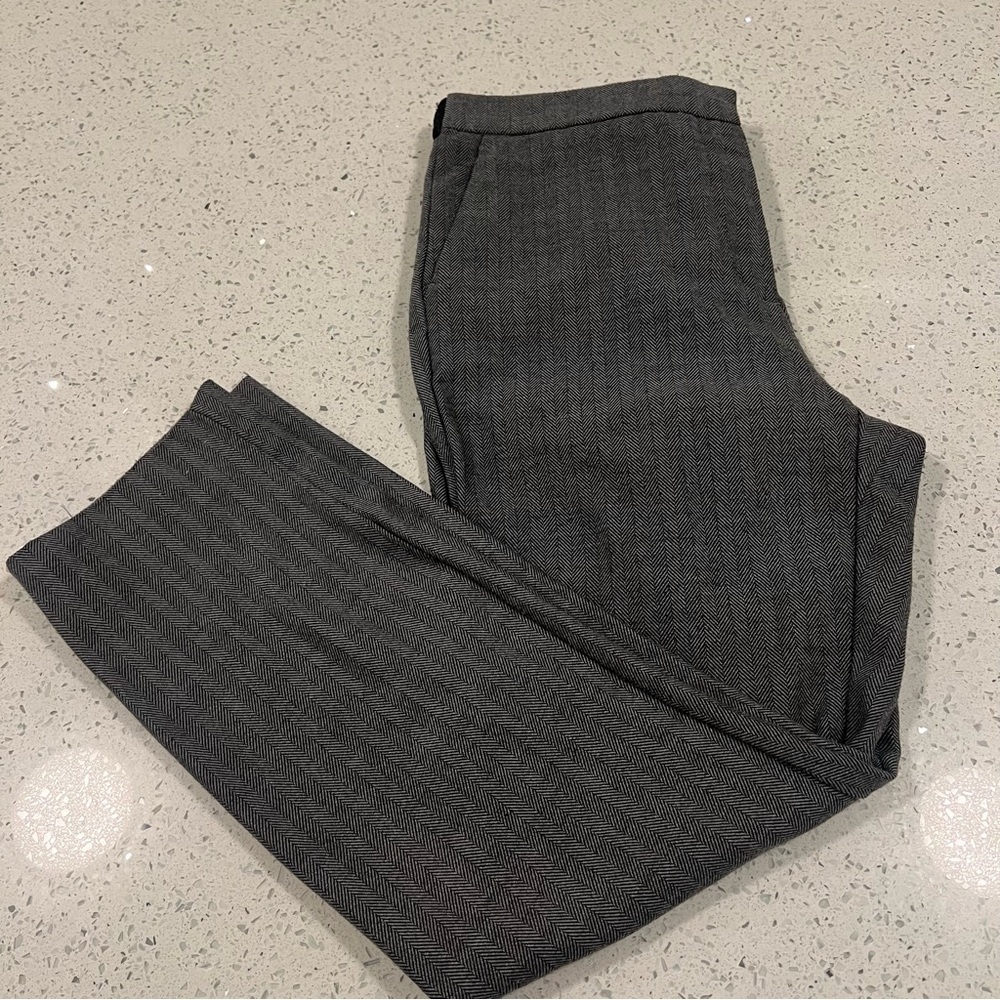 ZARA BASIC Black and Gray Herringbone Striped Cropped Trousers Pants Size Large